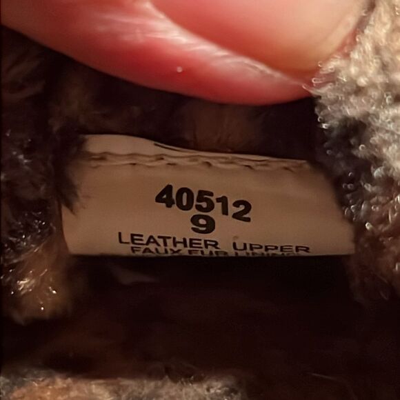 Minnetonka slippers  - Picture 6 of 6